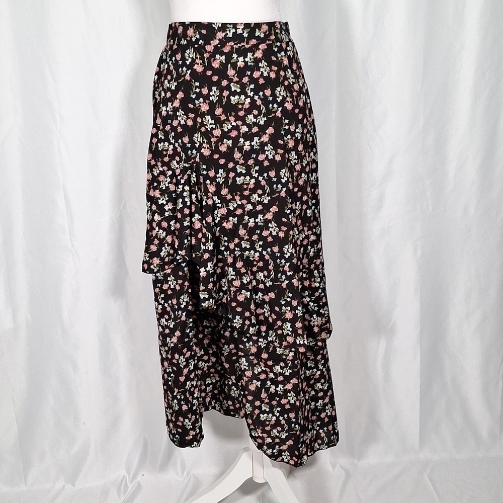 🎉 Btfbm skirt  size S  black floral print higth  low boho  gispy